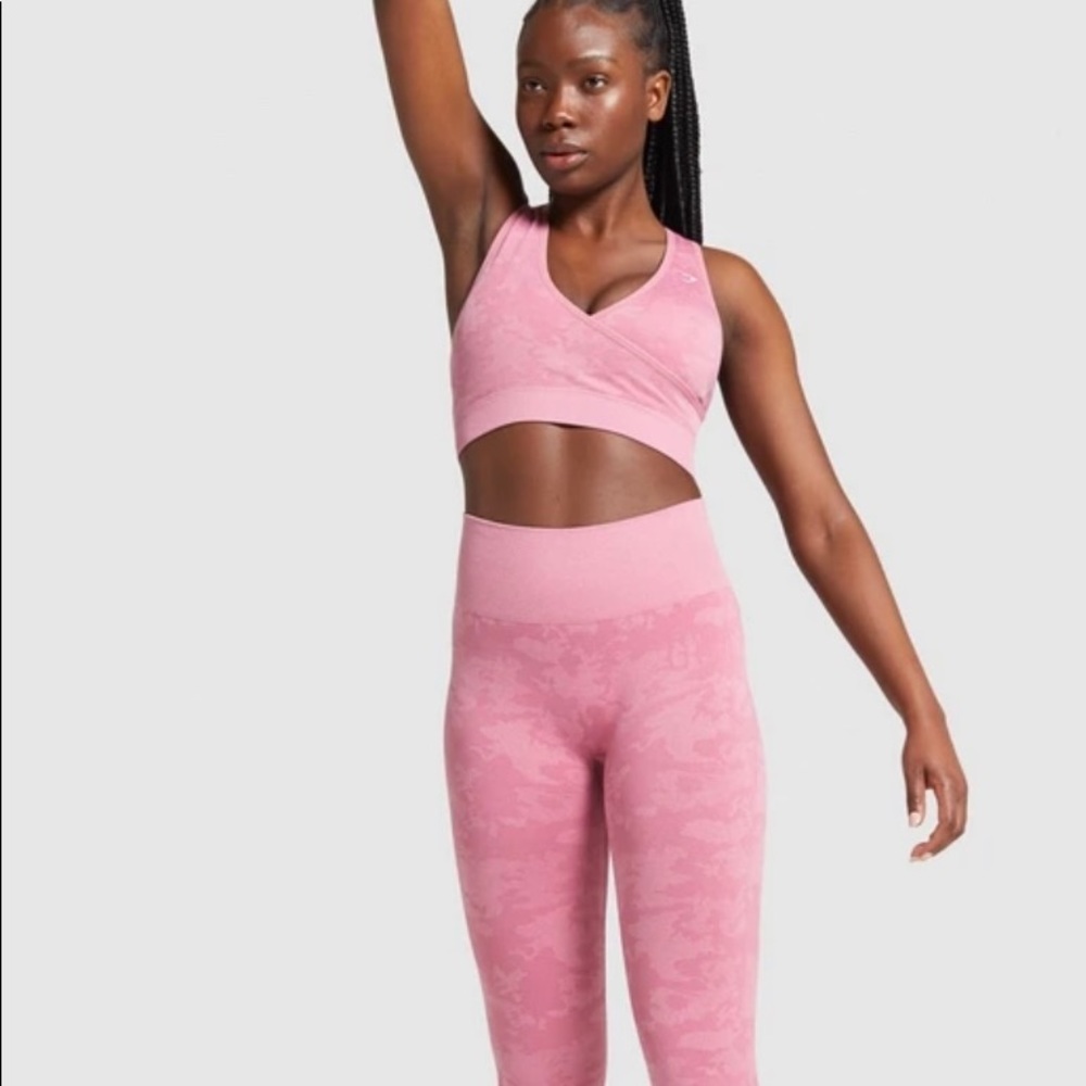 Gymshark Camo Seamless Sports Bra - Pink & Camo Seamless Leggings